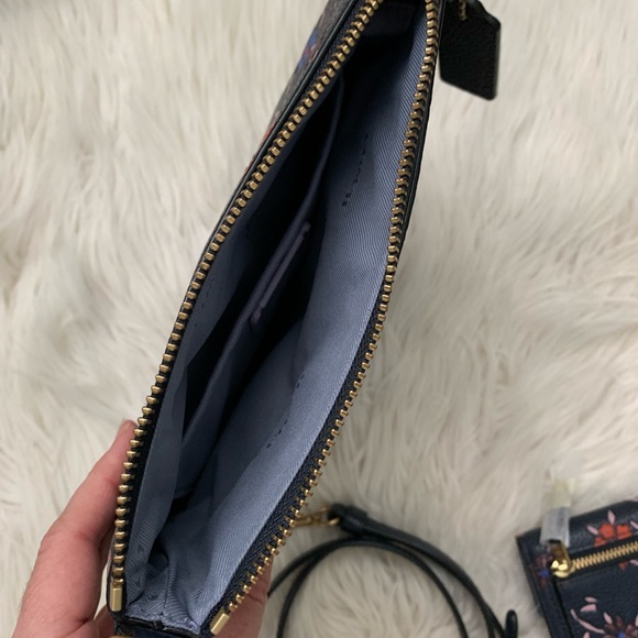 🎊Hp!2x🎊Coach Kitt Crossbody Flower Print w/ Wallet. - Picture 10 of 17